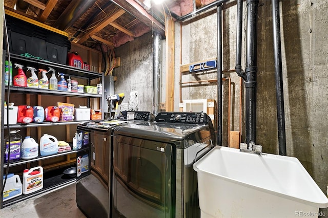 2567 Cutters Cir Unit 101, Castle Rock, CO 80108 - laundry area featuring independent washer and dryer