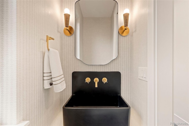 2610 N Monroe St, Denver, CO 80205 - bathroom with wallpapered walls