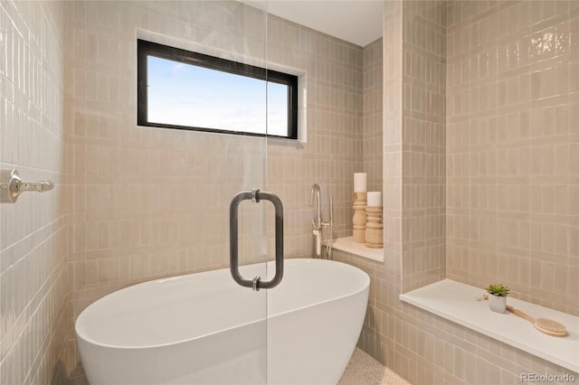 2610 N Monroe St, Denver, CO 80205 - full bath featuring tile walls and a soaking tub