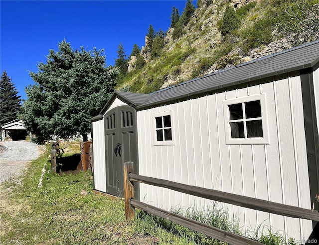 view of outbuilding featuring an outbuilding