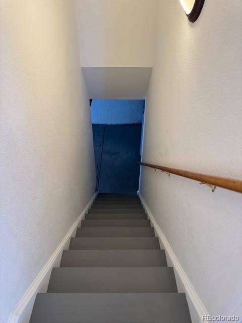 20148 E Dartmouth Dr, Aurora, CO 80013 - view of stairway