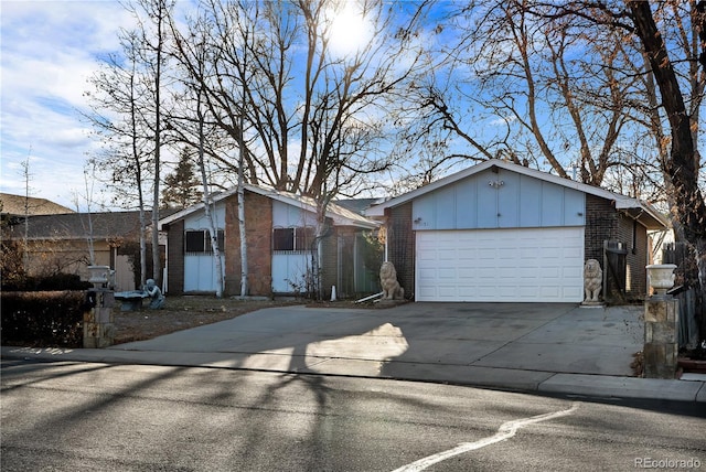 view of front facade with a garage