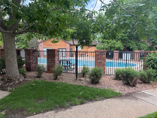 2261 S Buckley Rd Unit 102, Aurora, CO 80013 - view of community pool
