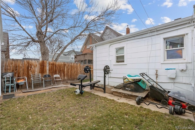 view of yard featuring a patio area