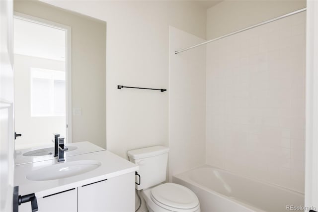 11324 Alla Breve Cir, Lone Tree, CO 80134 - full bath featuring vanity and bathing tub / shower combination