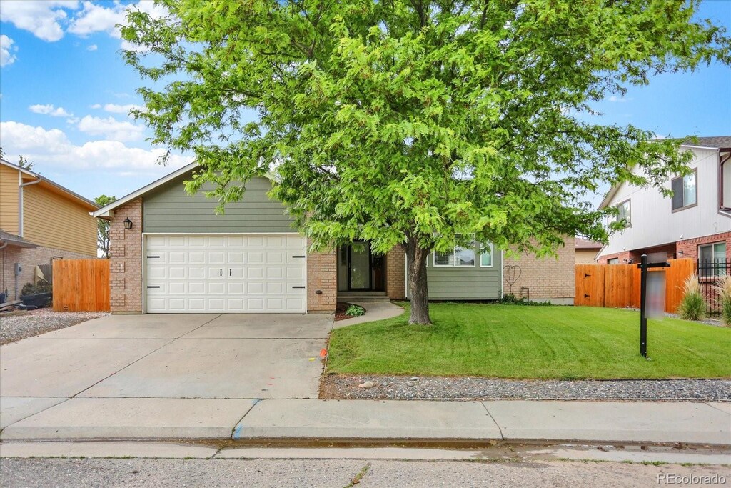 915 S Mckinley Ave, Fort Lupton, CO 80621 - photo 1