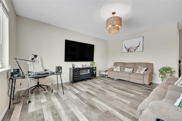 4733 S Wenatchee Cir, Aurora, CO 80015 - living room with wood finished floors and baseboards
