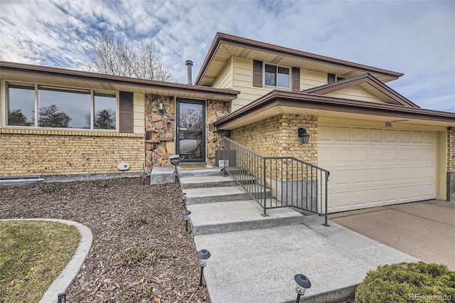 view of front of house featuring a garage