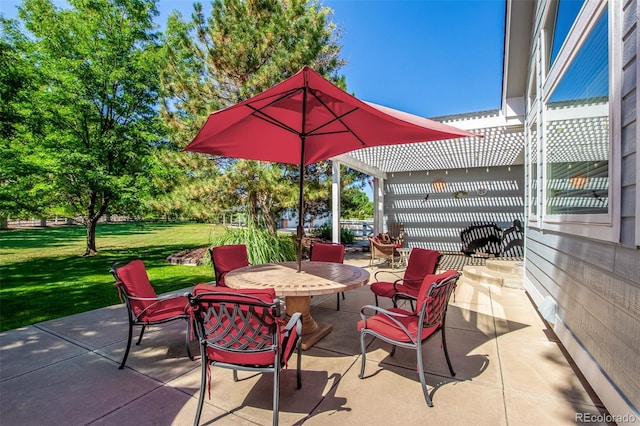 view of patio featuring a pergola