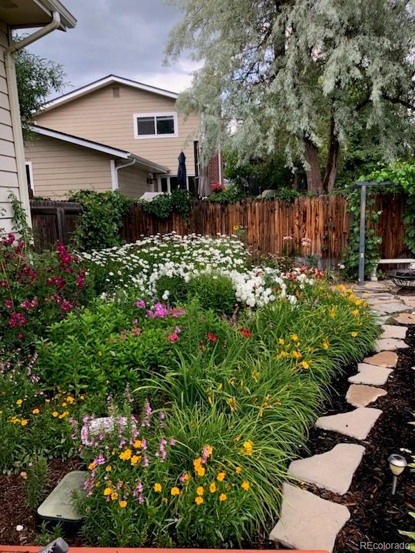 6854 S Willow St, Centennial, CO 80112 - view of yard featuring fence