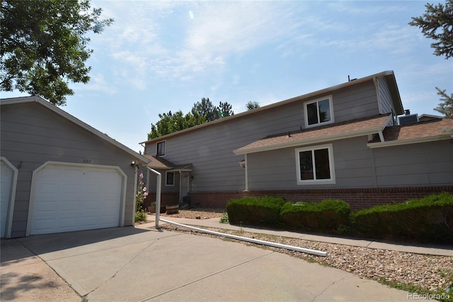 view of front facade featuring a garage