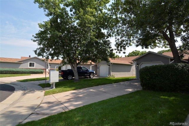 view of front facade with a front yard