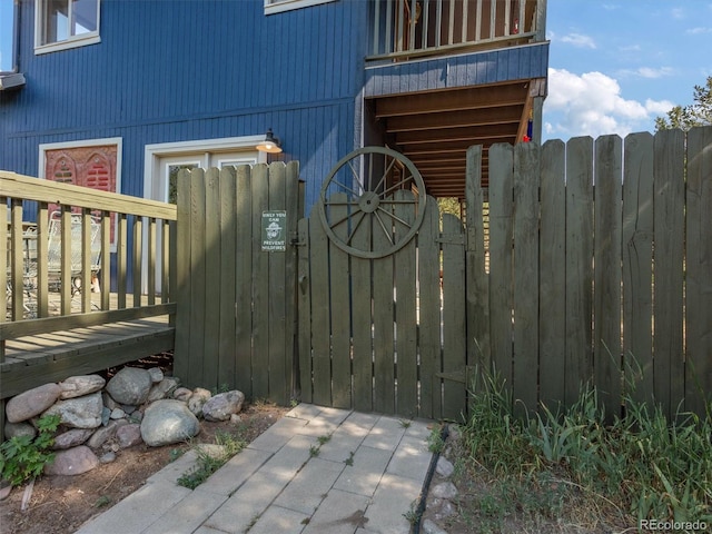 274 N Willow St, Crestone, CO 81131 - view of gate