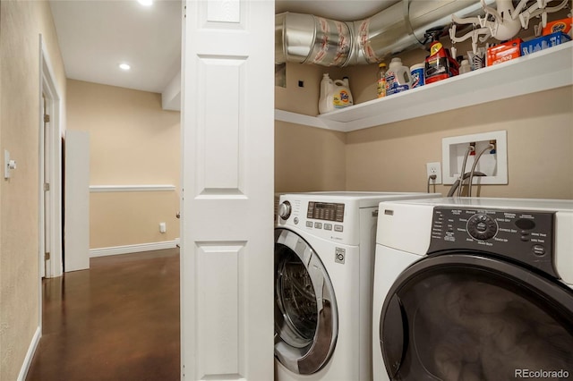 laundry room featuring laundry area, recessed lighting, washing machine and dryer, and baseboards