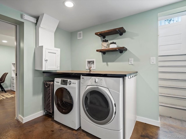 clothes washing area with recessed lighting, visible vents, baseboards, cabinet space, and washer and clothes dryer