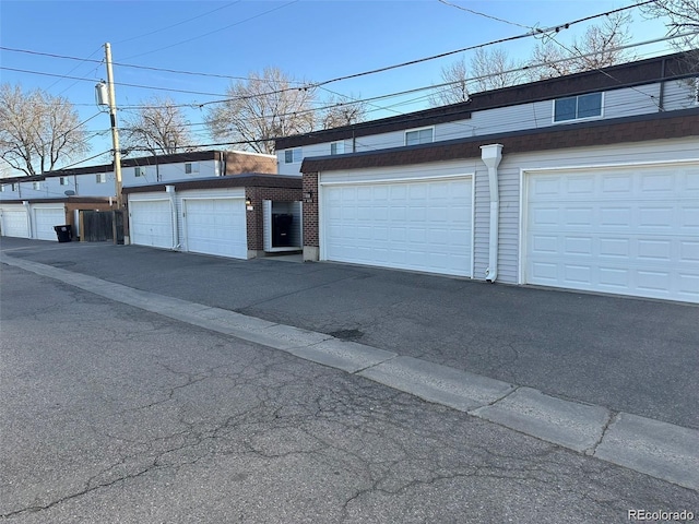 625 S Xenon Ct, Lakewood, CO 80228 - view of garage