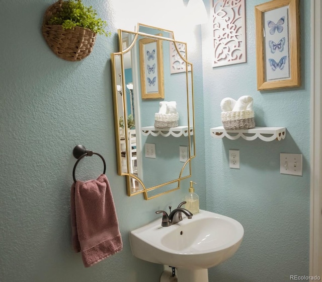 bathroom with sink