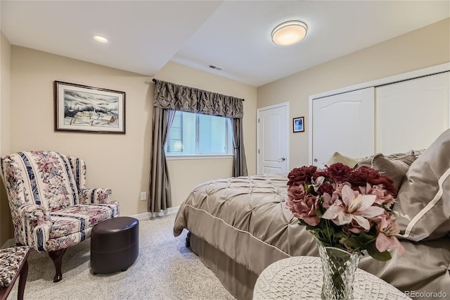 bedroom featuring carpet floors