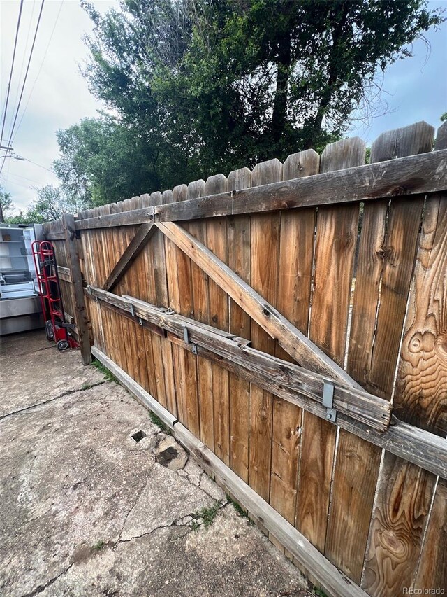 2655 Pontiac St, Denver, CO 80207 - view of gate