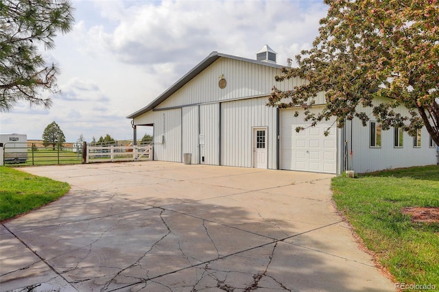 31 N Algonquian St, Aurora, CO 80018 - view of outbuilding featuring fence