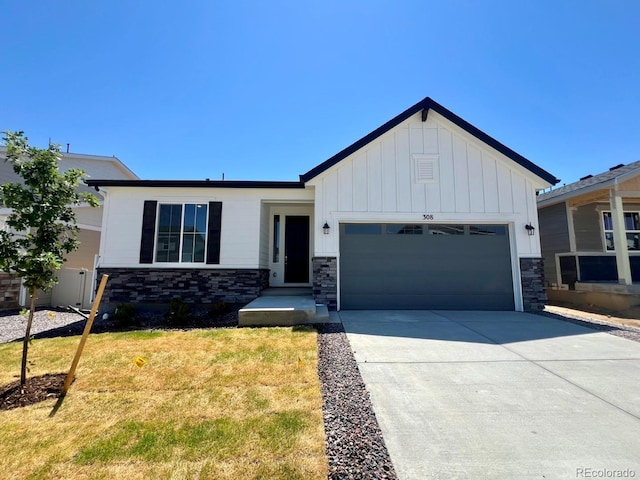 308 W Owen Ave, Keenesburg, CO 80643 - photo 1
