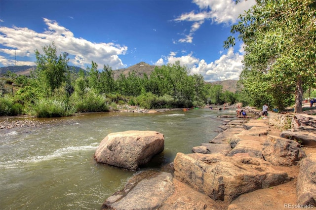 water view featuring a mountain view