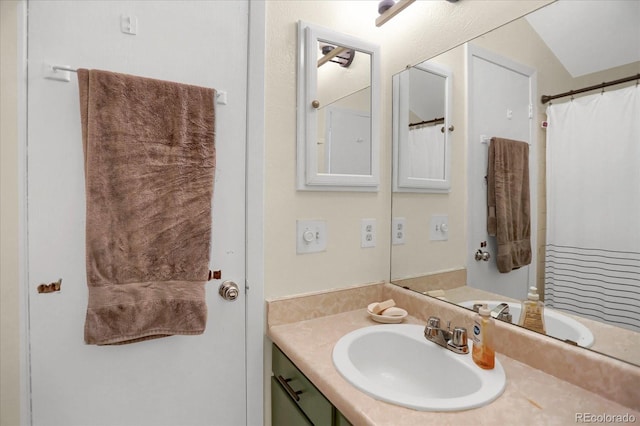 3853 S Genoa Ct Unit D, Aurora, CO 80013 - full bath featuring vanity