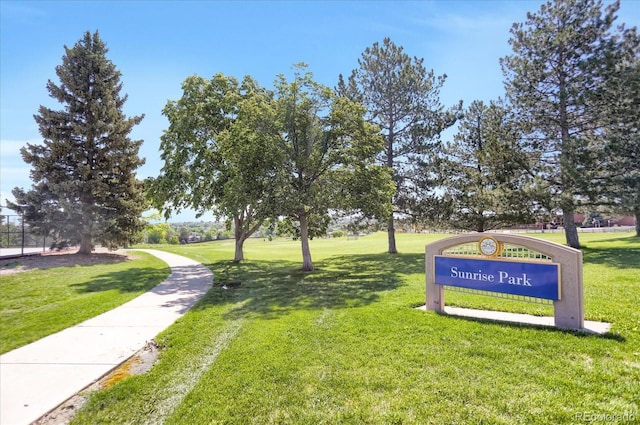 3853 S Genoa Ct Unit D, Aurora, CO 80013 - view of community with a lawn