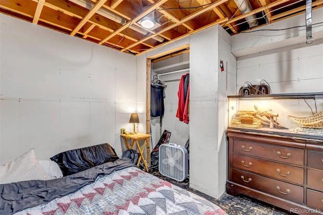 bedroom featuring a closet