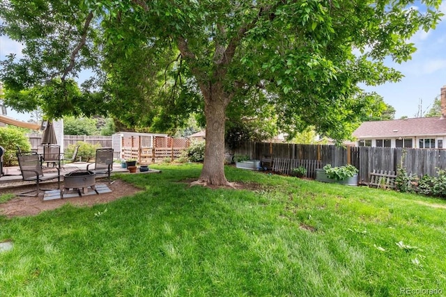 915 Mercury Cir, Littleton, CO 80124 - view of yard featuring a patio