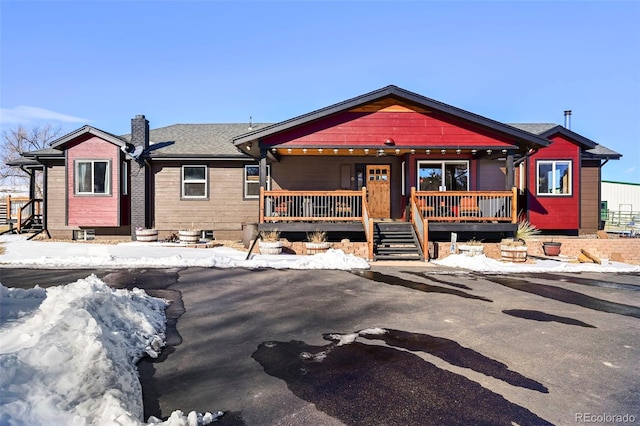 view of front of property with covered porch