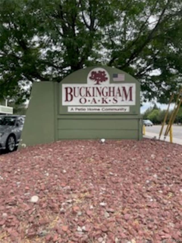 view of community / neighborhood sign