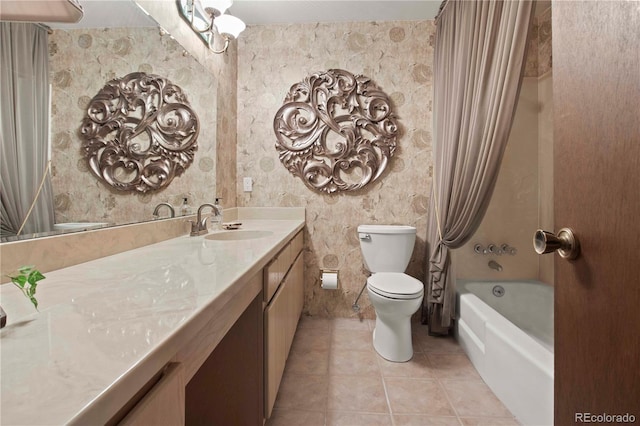 6492 S Piney Creek Cir, Centennial, CO 80016 - full bath with shower / bath combination with curtain, tile patterned floors, vanity, and toilet