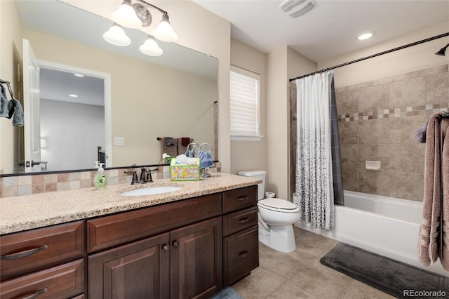 8186 E 53rd Dr, Denver, CO 80238 - full bath featuring vanity, tile patterned floors, and shower / bath combo