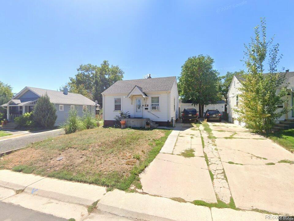 1566 W Nevada Pl, Denver, CO 80223 - bungalow-style home with driveway
