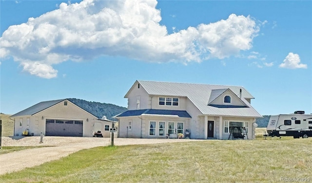 view of front of property with a front yard