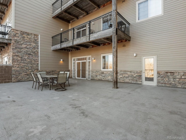 view of patio featuring outdoor dining area