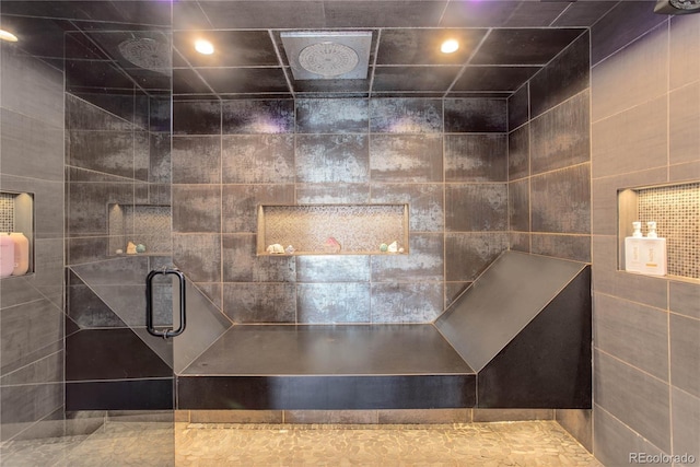 28154 Belle Mont Trl, Conifer, CO 80433 - full bath with a tile shower and recessed lighting