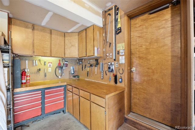 4992 White House Trl, Evergreen, CO 80439 - kitchen with concrete flooring and light countertops