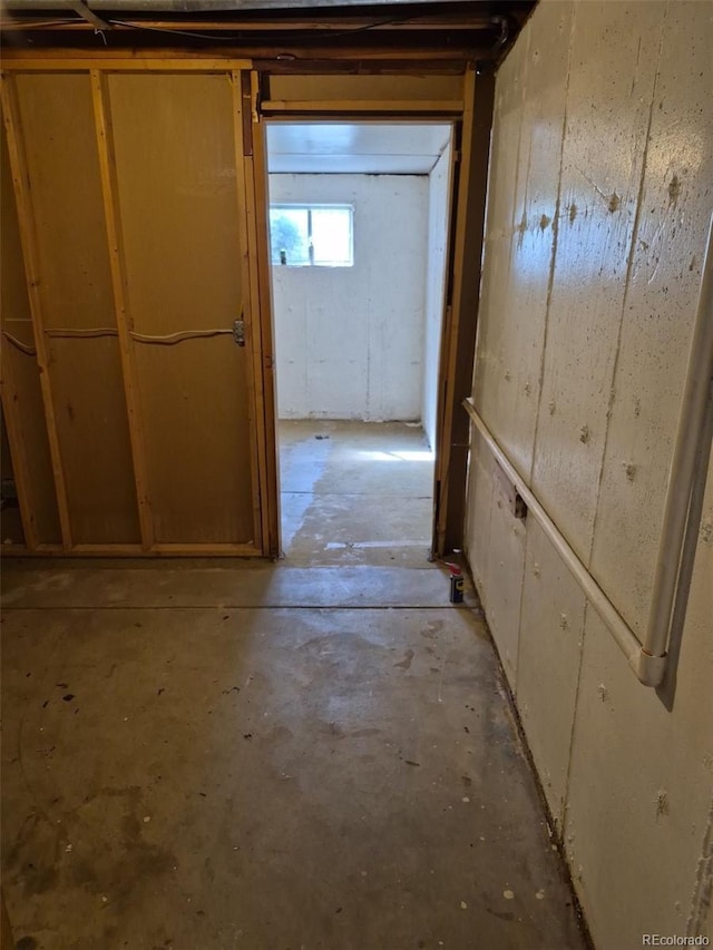 16835 E Harvard Pl, Aurora, CO 80013 - hall featuring concrete flooring