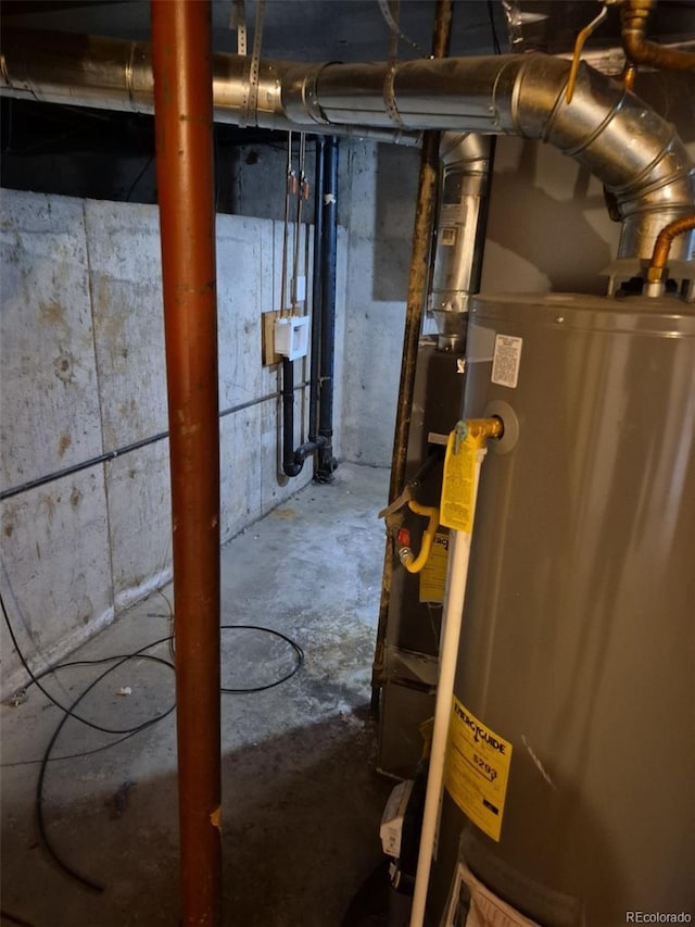 16835 E Harvard Pl, Aurora, CO 80013 - utility room with water heater