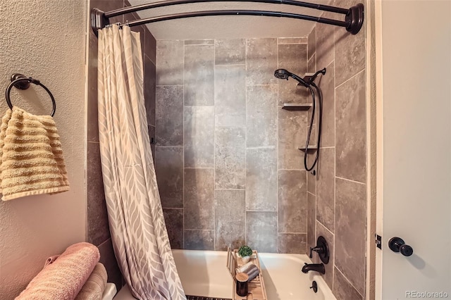bathroom featuring shower / tub combo