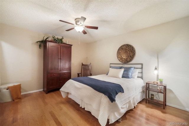 552 Lakewood Cir, Colorado Springs, CO 80910 - photo 3