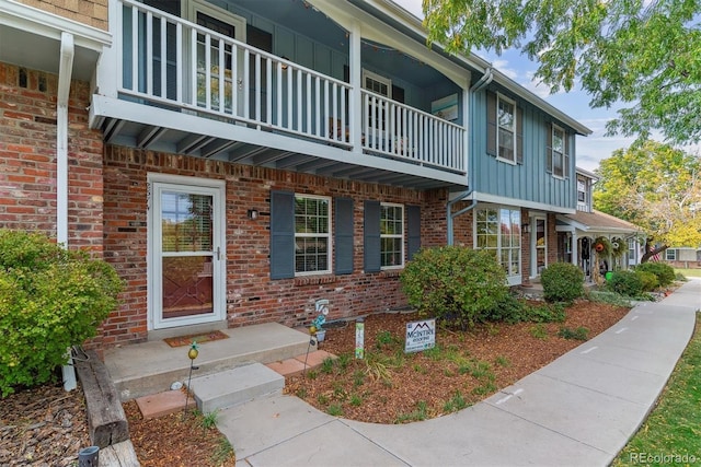 exterior space featuring a balcony