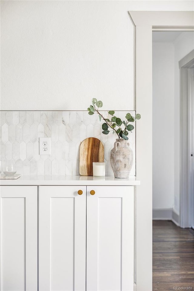 room details featuring wood-type flooring