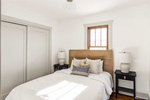 bedroom with a closet