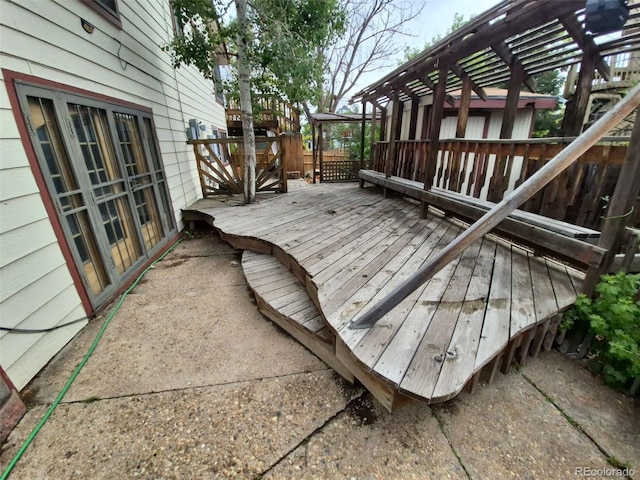 2758 S Salida St, Aurora, CO 80013 - deck with a pergola