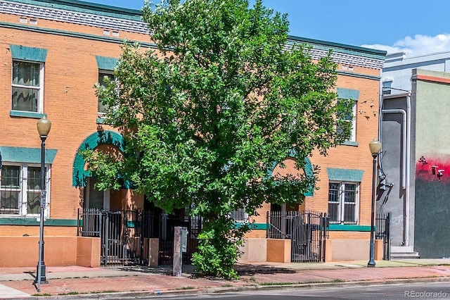 909 W Park Ave, Denver, CO 80205 - view of property