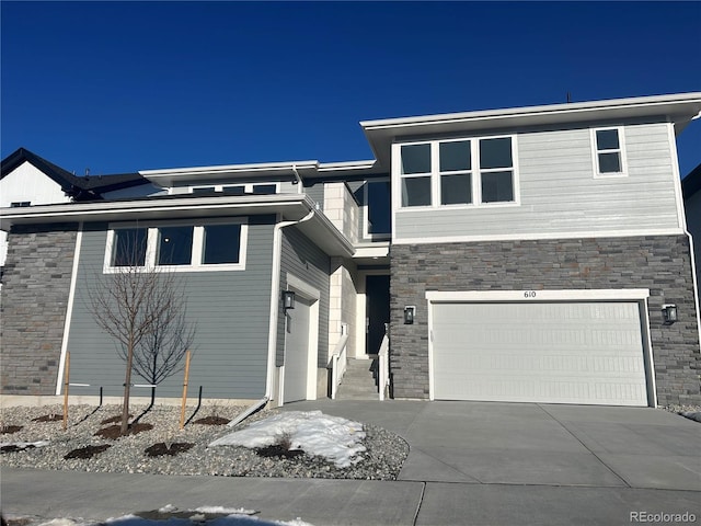 view of front facade with a garage