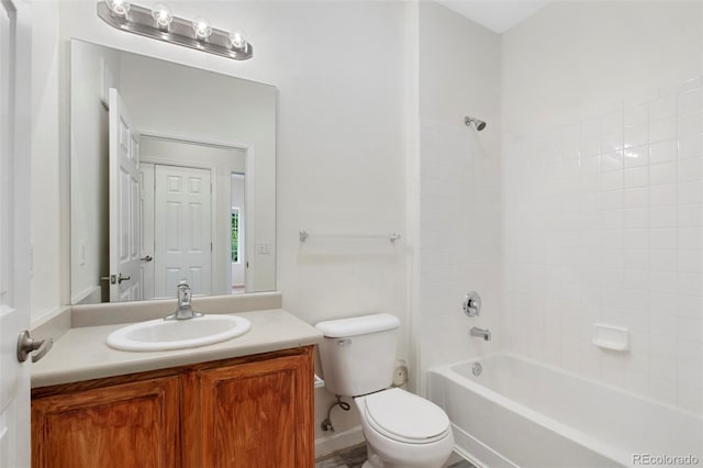 full bath with shower / bath combination, toilet, and vanity